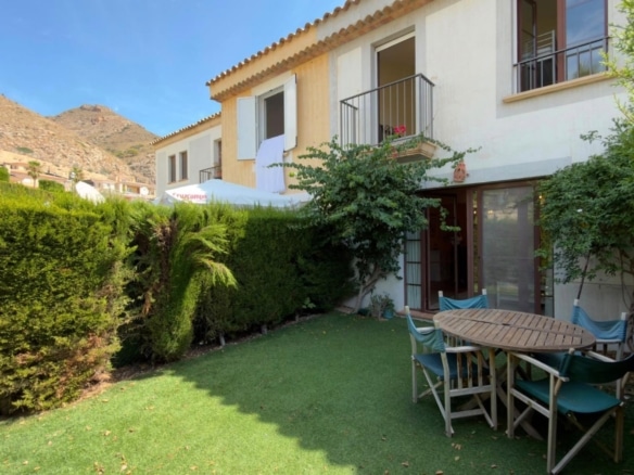 Casa con vistas al mar en Balcón de Finestrat de estilo mediterráneo