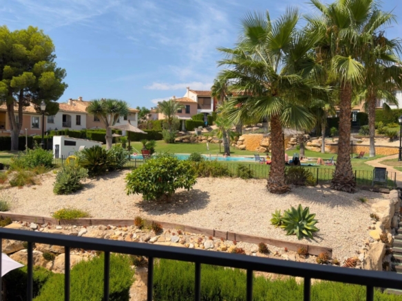 Casa con vistas al mar en Balcón de Finestrat de estilo mediterráneo