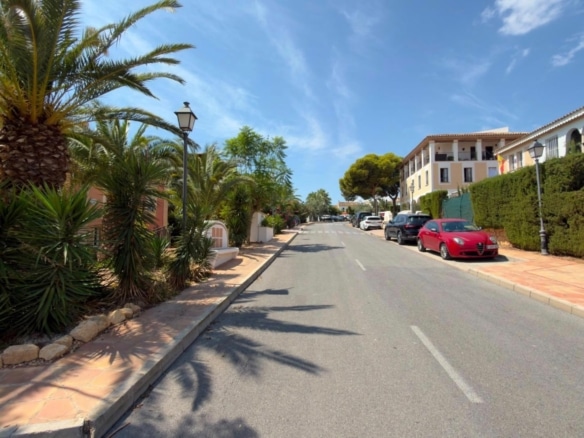 Casa con vistas al mar en Balcón de Finestrat de estilo mediterráneo