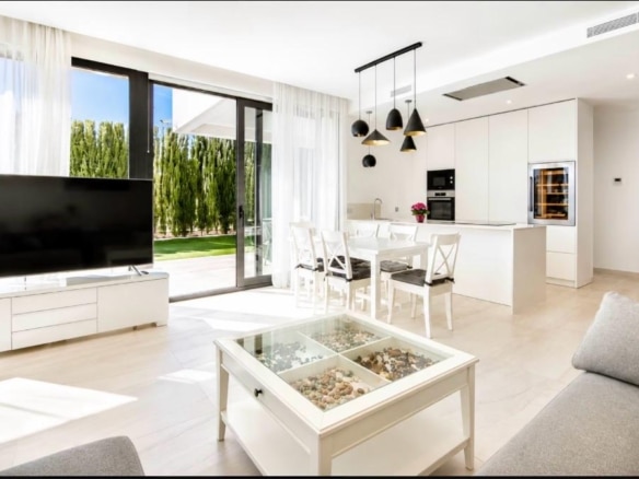 Villa contemporánea amueblada con piscina privada y vistas al mar en Sierra Cortina, Benidorm