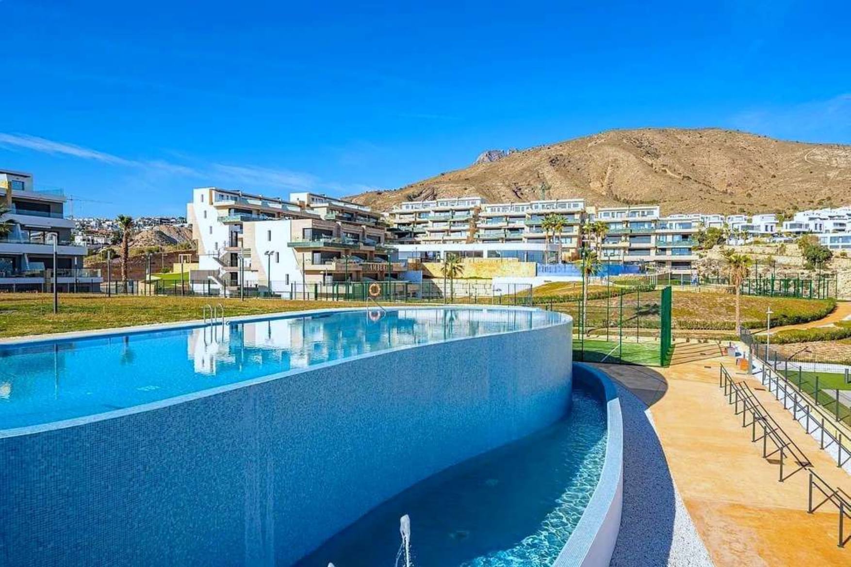 Dúplex moderno con vistas al mar en Terra Marina, Finestrat