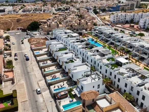 Villa en Punta Prima, Torrevieja cerca de la playa